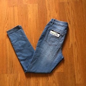 NWT High Waist Light-Wash Skinny Jeans